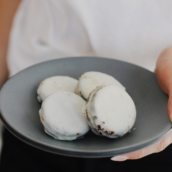 Dipped keto oreo